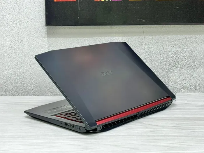 Ігровий ноутбук Acer Nitro 5 AN515-42 / 15.6" (1920x1080) IPS / AMD Ryzen 5 2500U (4 (8) ядра по 2.0 - 3.6 GHz) / 32 GB DDR4 / 128 GB SSD M.2 + 1000 GB HDD / AMD Radeon RX 560X, 4 GB GDDR5, 128-bit / WebCam / Win 10 Home б/в - зображення 5