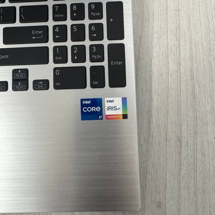 Ультрабук Sony Vaio VjF161X / 16" (1920x1080) IPS / Intel Core i7-1355U (10 (12) ядер по 1.7 - 5.0 GHz) / 16 GB DDR4 / 512 GB SSD NVMe / Intel Iris Xe Graphics / WebCam б/в - изображение 5