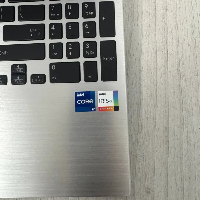 Ультрабук Sony Vaio VjF161X / 16" (1920x1080) IPS / Intel Core i7-1355U (10 (12) ядер по 1.7 - 5.0 GHz) / 16 GB DDR4 / 512 GB SSD NVMe / Intel Iris Xe Graphics / WebCam б/в - зображення 5