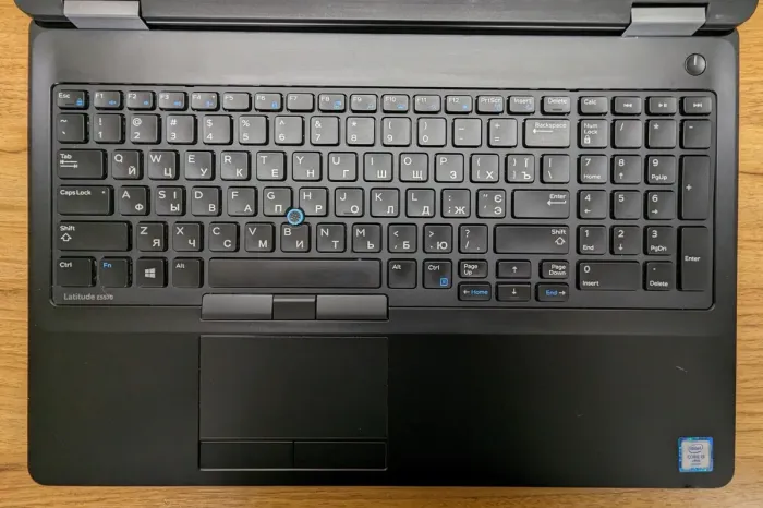 Ноутбук Dell Latitude E5570 / 15.6" (1920x1080) IPS / Intel Core i5-6300U (2 (4) ядра по 2.4 - 3.0 GHz) / 8 GB DDR4 / 256 GB SSD / Intel HD Graphics 520 / WebCam / Windows 10 б/в - зображення 3