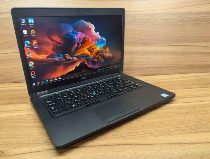 Ультрабук Dell Latitude 5490 / 14" (1920x1080) IPS / Intel Core i5-7300U (2 (4) ядра по 2.6 - 3.5 GHz) / 8 GB DDR4 / 256 GB SSD / Intel HD Graphics 620 / WebCam / HDMI / Windows 10 б/в - зображення 4