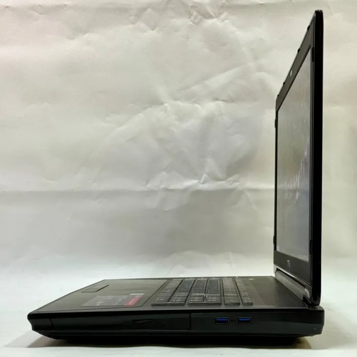 Ігровий ноутбук Б-клас MSI GT72-6QD Dominator G / 17.3" (1920x1080) IPS / Intel Core i7-6700HQ (4 (8) ядра по 2.6 - 3.5 GHz) / 16 GB DDR4 / 128 GB SSD + 500 GB HDD / nVidia GeForce GTX 970M, 3 GB GDDR5, 192-bit / WebCam / DVD-ROM / Windows 10 Pro б/в - зображення 6