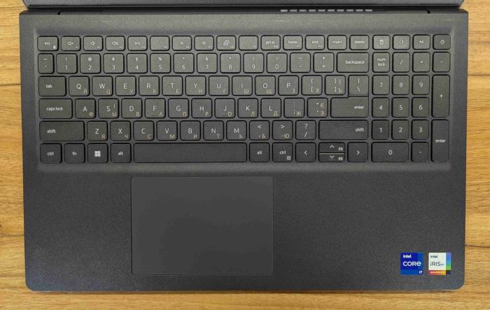 Ноутбук Dell Inspiron 15 3530 / 15.6" (1920x1080) IPS Touch / Intel Core i7-1355U (10 (12) ядер по 3.7 - 5.0 GHz) / 16 GB DDR4 / 480 GB SSD / Intel Iris Xe Graphics / WebCam / HDMI / Windows 10 б/в - зображення 3