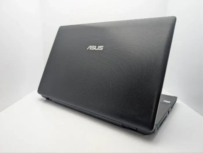 Ноутбук Asus R704A / 17.3" (1600x900) TN / Intel Pentium B970 (2 ядра по 2.3 GHz) / 8 GB DDR3 / 320 GB HDD / Intel HD Graphics / WebCam / DVD-ROM б/в - зображення 8
