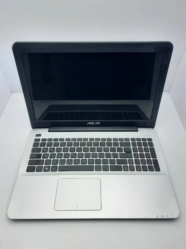 Ноутбук Б-клас Asus R556la / 15.6" (1366x768) TN / Intel Core i3-4030U (2 (4) ядра по 1.9 GHz) / 8 GB DDR3 / 500 GB HDD / Intel HD Graphics 4400 / WebCam / АКБ не працює б/в - зображення 2