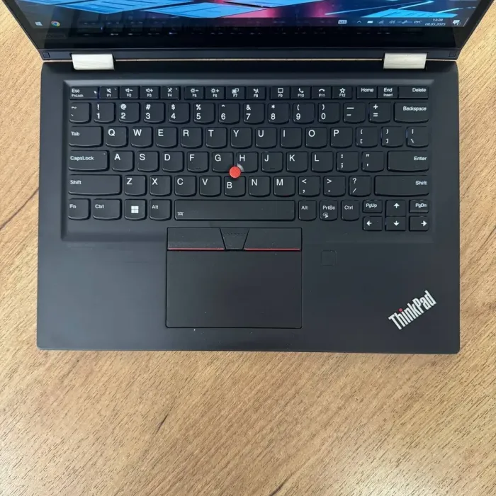 Ультрабук-трансформер Б-клас Lenovo ThinkPad X13 Yoga Gen 1 / 13.3" (1920x1080) IPS Touch / Intel Core i7-10510U (4 (8) ядра по 1.8 - 4.9 GHz) / 16 GB DDR4 / 250 GB SSD NVMe / Intel UHD Graphics / WebCam б/в - зображення 8