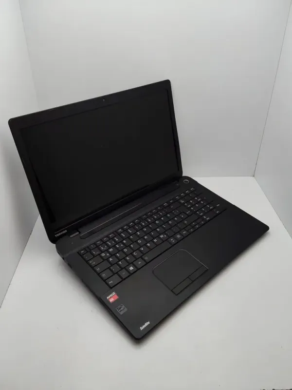 Ноутбук Toshiba C70 / 17.3" (1600x900) TN / AMD A6-6310 (4 ядра по 1.8 - 2.4 GHz) / 8 GB DDR3 / 750 GB HDD / AMD Radeon R4 Graphics / WebCam б/в - зображення 3