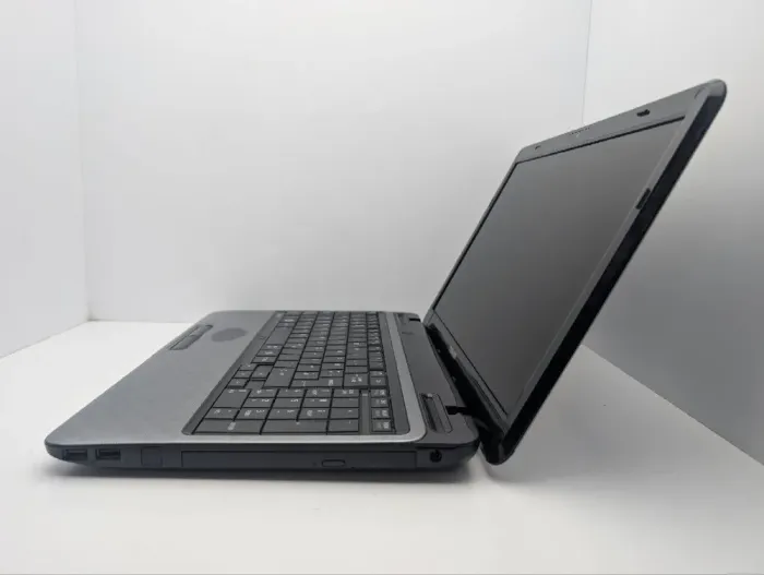 Ноутбук Toshiba Satellite L750 / 15.6" (1366x768) TN / Intel Core i5-2430M (2 (4) ядра по 2.4 - 3.0 GHz) / 6 GB DDR3 / 500 GB HDD / nVidia GeForce GT 520M, 1 GB GDDR3, 128-bit / WebCam / DVD-ROM б/в - зображення 5
