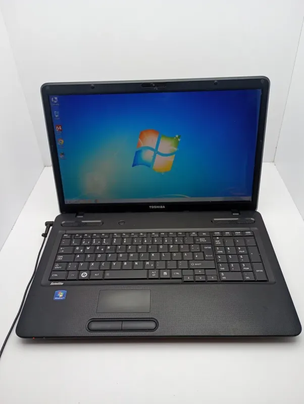 Ноутбук Toshiba Satellite C670 / 17.3" (1600x900) TN / AMD E-450 (2 ядра по 1.6 GHz) / 6 GB DDR3 / 120 GB SSD / AMD Radeon HD 6320 Graphics / WebCam б/в - зображення 7