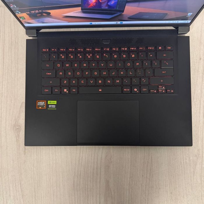 Ігровий ноутбук Gigabyte Aero X16 1WH / 16" (2560x1600) IPS / AMD Ryzen AI 7 350 (8 (16) ядер по 2,0 - 5,0 ГГц) / 32 ГБ DDR5 / 1000 ГБ SSD NVMe / nVidia GeForce RTX 5070, 8 ГБ GDDR7, 128-біт / Веб-камера б/в - зображення 7