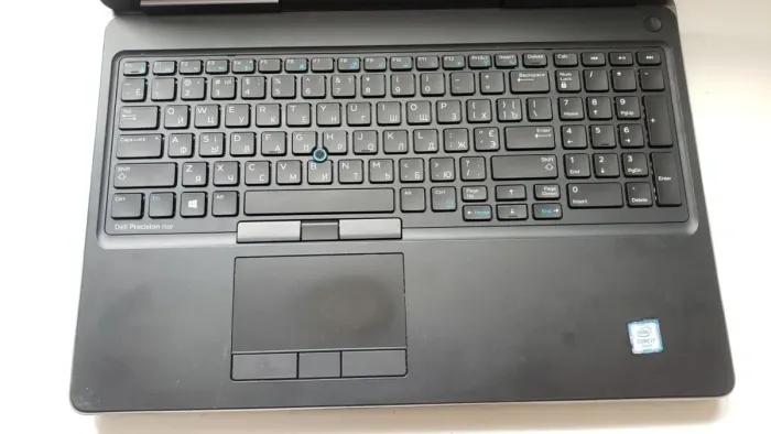 Мобільна робоча станція Б-класу Dell Precision 7510 / 15,6" (1920x1080) IPS / Intel Core i7-6820HQ (4 (8) ядра по 2,7 - 3,6 ГГц) / 16 ГБ DDR4 / 256 ГБ SSD + 500 ГБ HDD / nVidia Quadro M1000M, 2 ГБ GDDR5, 128-біт / WebCam б/в - зображення 4