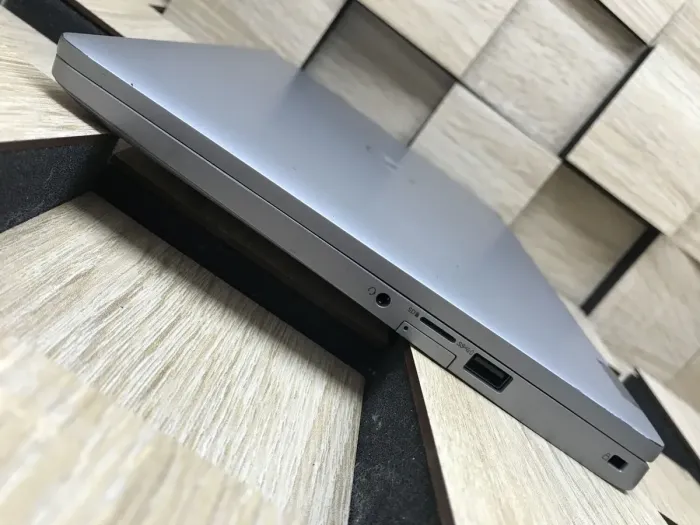 Ноутбук-трансформер Б-клас Dell Latitude 5310 2-in-1 / 13.3" (1920x1080) IPS Touch / Intel Core i7-10610U (4 (8) ядра по 1.8 - 4.9 GHz) / 8 GB DDR4 / 256 GB SSD M.2 / Intel UHD Graphics / WebCam / Windows 10 б/в - зображення 6