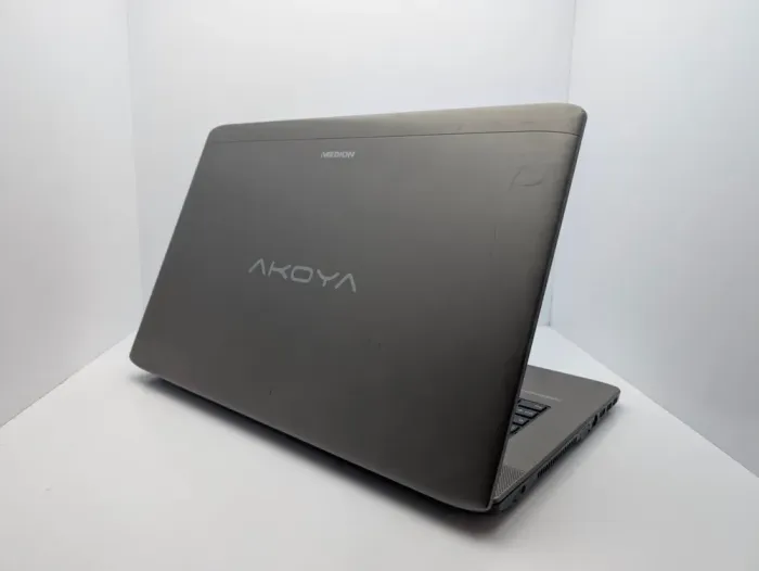 Ноутбук Medion Akoya E7416 / 17.3" (1600x900) TN / Intel Core i5-5200U (2 (4) ядра по 2.2 - 2.7 GHz) / 8 GB DDR3 / 128 GB SSD / Intel HD Graphics 5500 / WebCam / АКБ не тримає б/в - зображення 7