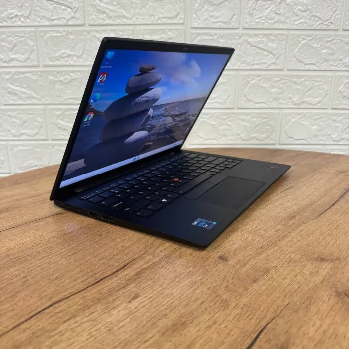 Ультрабук Б-клас Lenovo Thinkpad X1 Carbon Gen9 / 14" (1920x1200) IPS / Intel Core i5-1135G7 (4 (8) ядра по 2.4 - 4.2 GHz) / 16 GB DDR4 / 512 GB SSD / Intel Iris Xe Graphics / WebCam б/в - зображення 4