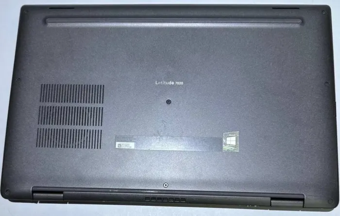 Ультрабук Б-клас Dell Latitude 7520 / 15.6" (1920x1080) IPS / Intel Core i5-1145G7 (4 (8) ядра по 2.6 - 4.4 GHz) / 16 GB DDR4 / 256 GB SSD / Intel Iris Xe Graphics / WebCam / Win 11 Pro б/в - зображення 4
