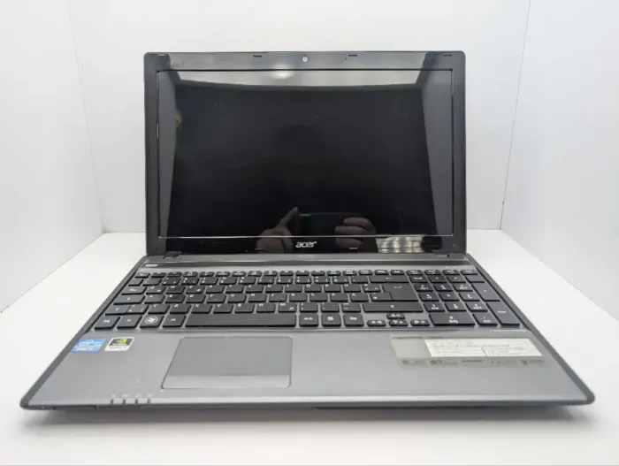Ноутбук Acer Aspire 5755G / 15.6" (1366x768) TN / Intel Core i5-2450M (2 (4) ядра по 2.5 - 3.1 GHz) / 8 GB DDR3 / 1000 GB HDD / nVidia GeForce GT 630M, 1 GB GDDR5, 128-bit / WebCam / DVD-ROM б/в - зображення 3