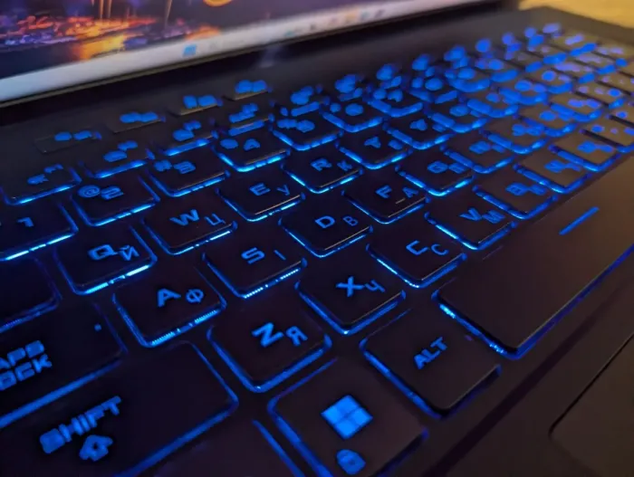 Ігровий ноутбук Asus ROG Zephyrus M16 GU603ZW / 16" (2560x1600) IPS / Intel Core i9-12900H (14 (20) ядер по 3,8 - 5,0 ГГц) / 16 ГБ DDR5 / 1000 ГБ SSD / nVidia GeForce RTX 3070 Ti, 8 ГБ GDDR6X, 256-bit / WebCam / Windows 11 б/в - зображення 6