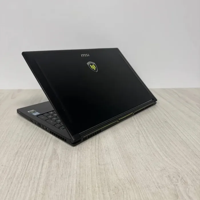 Мобільна робоча станція MSI WS63 7RK / 15,6" (1920x1080) IPS / Intel Core i7-7920HQ (4 (8) ядра по 3.1 - 4.1 GHz) / 16 GB DDR4 / 512 GB SSD / nVidia Quadro P3000, 6 GB GDDR5, 192-bit / WebCam б/в - зображення 7