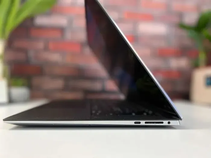 Ігровий ноутбук Dell Precision 5560 / 15.6" (1920x1080) IPS / Intel Core i9-11950H (8 (16) ядер по 2.6 - 5.0 GHz) / 32 GB DDR4 / 1000 GB SSD M.2 / nVidia RTX A2000, 4 GB GDDR6, 128-bit / WebCam / Win 10 Pro б/в - зображення 5