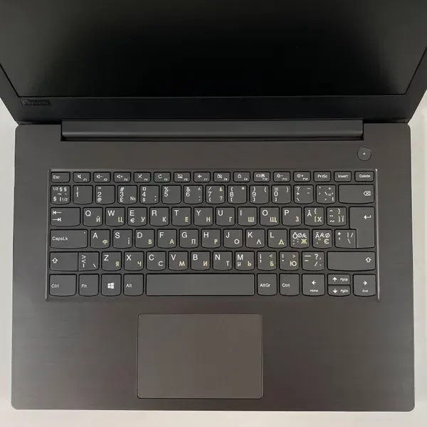 Ноутбук Б-клас Lenovo IdeaPad V330-14IKB / 14" (1920x1080) TN / Intel Core i5-8250U (4 (8) ядра по 1.6 - 3.4 GHz) / 8 GB DDR4 / 256 GB SSD / Intel UHD Graphics 620 / WebCam / HDMI б/в - зображення 3