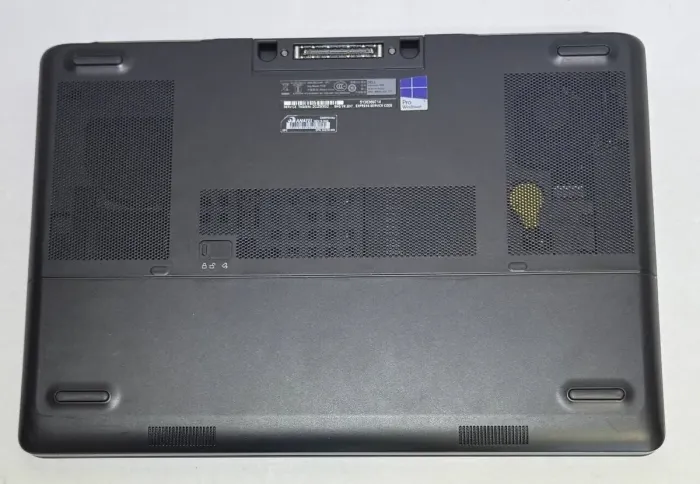 Мобільна робоча станція Dell Precision 7520 / 15,6" (1920x1080) IPS / Intel Core i7-7820HQ (4 (8) ядра по 2,9 - 3,9 ГГц) / 16 ГБ DDR4 / 256 ГБ SSD / nVidia Quadro M1200, 4 ГБ GDDR5, 128-біт / WebCam б/в - зображення 10