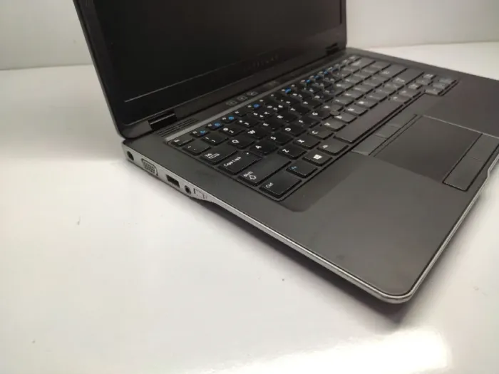 Ультрабук Dell Latitude 6430u / 14" TN / Core i5-3427U (2(4) ядра по 1.8-2.8GHz) / 8GB DDR3 / 120GB SSD / HD Graphics 4000 / WebCam б/в - зображення 4