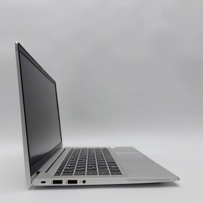 Ультрабук HP EliteBook 835 G8 / 14" (1920x1080) IPS / AMD Ryzen 3 Pro 5450U (4 (8) ядер по 2.6 - 4.0 GHz) / 16 GB DDR4 / 256 GB SSD / AMD Radeon Vega Graphics / WebCam / Win 11 Pro б/в - зображення 4