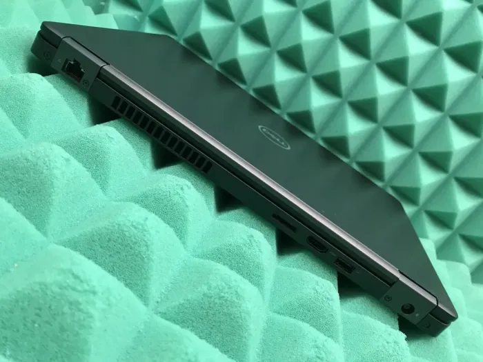 Ноутбук Dell Latitude 5490 / 14" (1366x768) TN / Intel Core i5-7300U (2 (4) ядра по 2.6 - 3.5 GHz) / 8 GB DDR4 / 256 GB SSD / Intel HD Graphics 620 / WebCam / USB 3.1 / HDMI / Windows 10 б/в - зображення 9