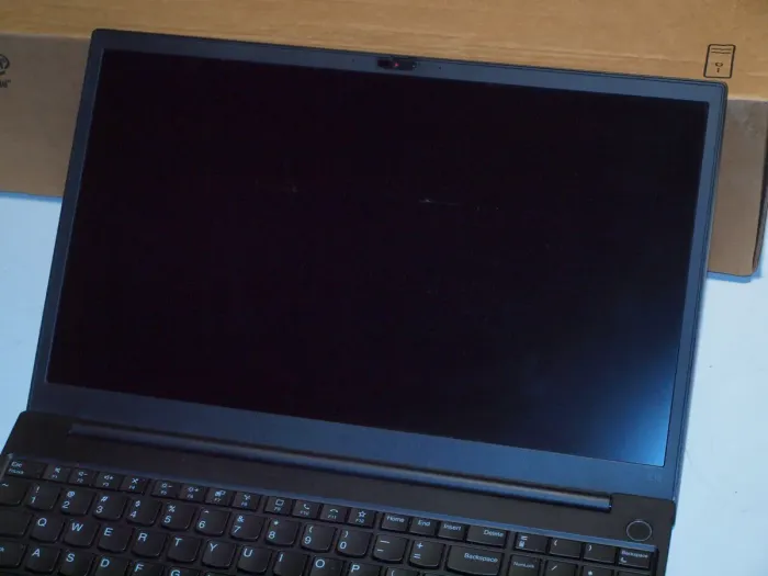 Ультрабук Б-клас Lenovo ThinkPad E15 Gen 4 / 15.6" (1920x1080) IPS / AMD Ryzen 7 5825U (8 (16) ядер по 2.0 - 4.5 GHz) / 16 GB DDR4 / 512 GB SSD / AMD Radeon Graphics / WebCam / Windows 11 / NEW АКБ б/в - зображення 17