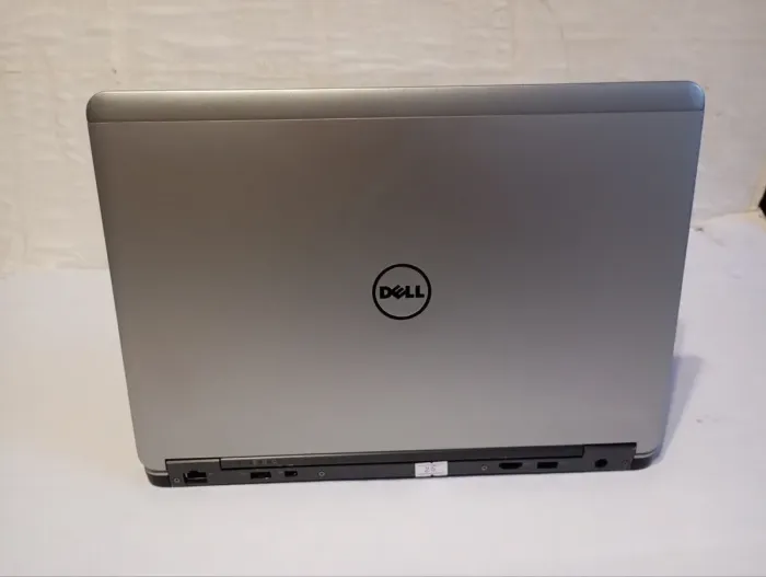 Ультрабук Dell Latitude E7440 / 14" (1920x1080) TN / Intel Core i5-4300U (2 (4) ядра по 1.9 - 2.9 GHz) / 8 GB DDR3 / 256 GB SSD / Intel HD Graphics 4400 / WebCam / АКБ не тримає б/в - зображення 4