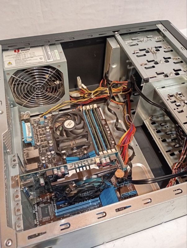 ПК Asus Vento A8 Tower / AMD Athlon II X3 460 (3 ядра по 3.4 GHz) / 16 GB DDR3 / 120 GB SSD / AMD Radeon HD 6670, 1 GB GDDR5, 128-bit / DVD-RW / 450W б/в - зображення 6