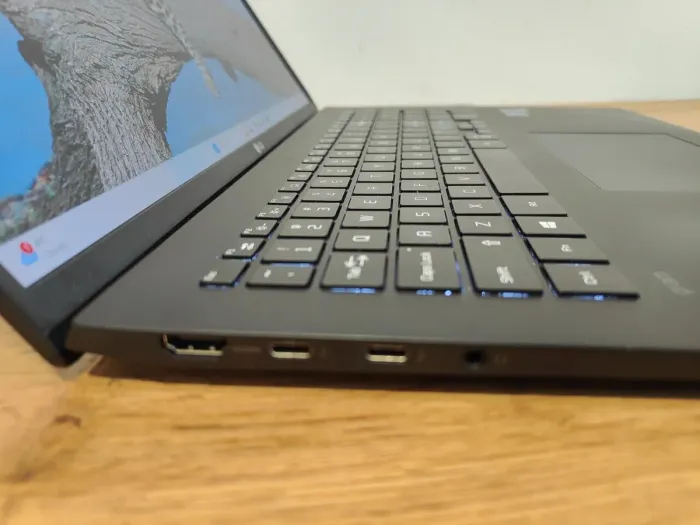 Ультрабук Б-клас LG Gram 17Z95P / 17" (2560x1600) IPS / Intel Core i7-1195G7 (4 (8) ядра по 1.3 - 5.0 GHz) / 16 GB DDR4 / 1000 GB SSD + 1000 GB SSD / Intel Iris Xe Graphics / WebCam / Windows 11 Home б/в - зображення 4