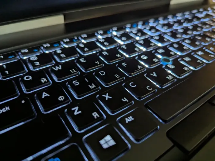 Мобільна робоча станція Dell Precision 7720 / 17.3" (1920x1080) IPS / Intel Core i7-7820HQ (4 (8) ядра по 2.9 - 3.9 GHz) / 32 GB DDR4 / 512 GB SSD / nVidia Quadro P4000, 8 GB GDDR5, 256-bit / HDMI / Windows 10 б/в - зображення 6