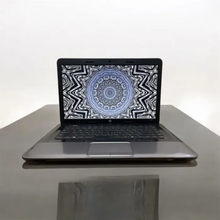 Ноутбук HP 250 G1 / 15.6" (1366x768) TN / Intel Core i3-3110M (2 (4) ядра по 2.4 GHz) / 8 GB DDR3 / 120 GB SSD / Intel HD Graphics 4000 / WebCam / Без АКБ б/в - зображення 2