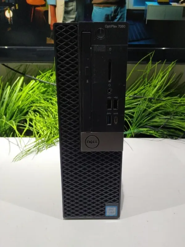 Комп'ютер Dell OptiPlex 7060 SFF / Intel Core i5-8400 (6 ядер по 2.8 - 4.0 GHz) / 16 GB DDR4 / 960 GB SSD / Intel UHD Graphics 630 / USB 3.1 / DisplayPort б/в - зображення 2