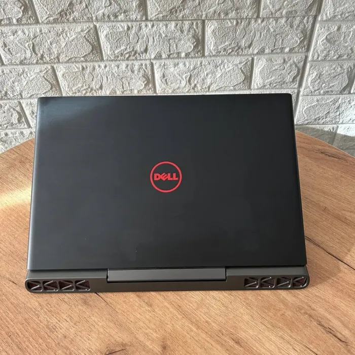 Ігровий ноутбук Б-клас Dell Inspiron 15 Gaming 7567 / 15.6" (1920x1080) TN / Intel Core i5-7300HQ (4 ядра по 2.5 - 3.5 GHz) / 16 GB DDR4 / 256 GB SSD / nVidia GeForce GTX 1050 Ti, 4 GB GDDR5, 128-bit б/в - зображення 3