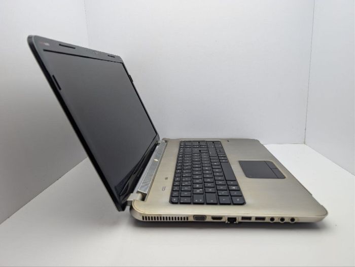 Ноутбук HP Pavilion dv7 6b55sg / 17.3" (1600x900) TN / Intel Core i7-2670QM (4 (8) ядра по 2.2 - 3.1 GHz) / 8 GB DDR3 / 750 GB HDD / AMD Radeon HD 6770M, 2 GB GDDR5, 128-bit / WebCam / DVD-ROM б/в - зображення 4