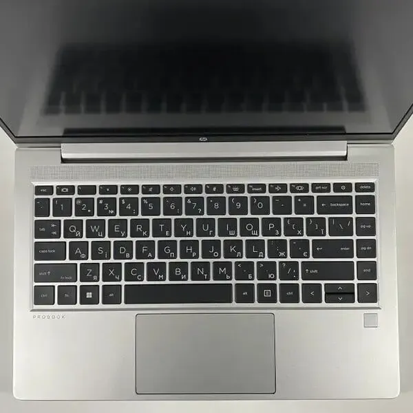 Ультрабук Б-клас HP ProBook 445 G8 / 14" (1920x1080) IPS / AMD Ryzen 5 5600U (6 (12) ядер по 2.3 - 4.2 GHz) / 16 GB DDR4 / 512 GB SSD / AMD Radeon Vega 7 Graphics / WebCam / Fingerprint б/в - зображення 3