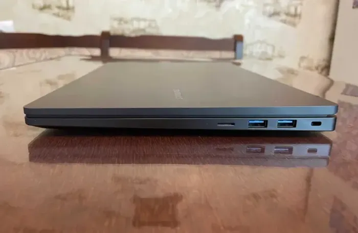 Ультрабук Samsung Galaxy Book2 / 14" (1920x1080) IPS / Intel Core i7-1260P (12 (16) ядер по 3.4 - 4.7 GHz) / 16 GB DDR4 / 256 GB SSD / Intel Iris Xe Graphics eligible / WebCam б/в - зображення 7