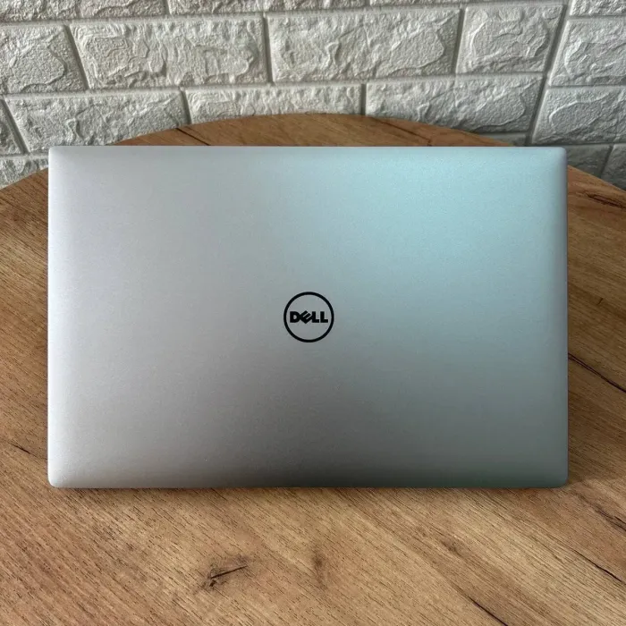 Мобільна робоча станція Dell Precision 5520 / 15.6" (1920x1080) IPS / Intel Xeon E3-1505M v6 (4 (8) ядра по 3.0 - 4.0 GHz) / 16 GB DDR4 / 256 GB SSD / nVidia Quadro M1200, 4 GB GDDR5, 128-bit / WebCam б/в - зображення 3