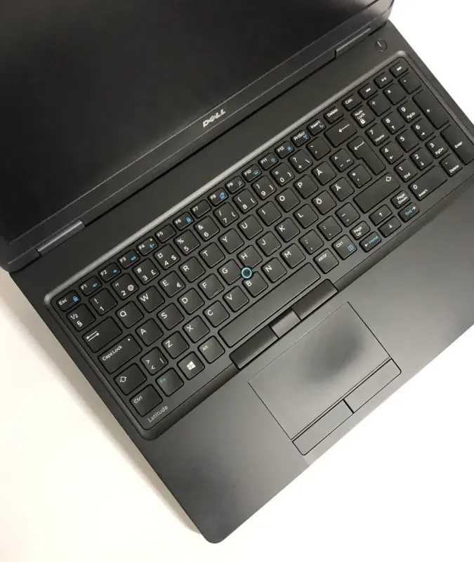Ігровий ноутбук Б-класу Dell Latitude 5580 / 15,6" (1920x1080) IPS / Intel Core i7-7820HQ (4 (8) ядра по 2,9 - 3,9 ГГц) / 8 ГБ DDR4 / 256 ГБ SSD / nVidia GeForce 940MX, 2 ГБ GDDR5, 64-біт / WebCam / Win 11 Pro б/в - зображення 9