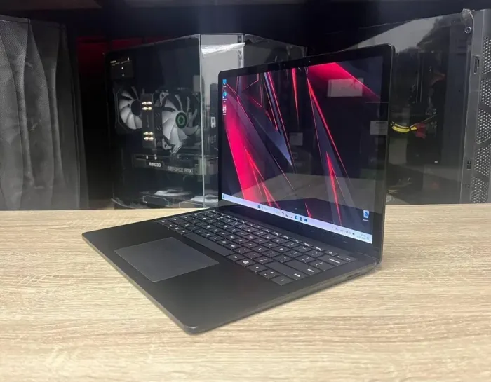 Ультрабук Microsoft Surface Laptop 4 / 13.5" (2256x1504) IPS Touch / Intel Core i7-1185G7 (4 (8) ядра по 3.0 - 4.8 GHz) / 16 GB DDR4 / 256 GB SSD / Intel Iris Xe Graphics / WebCam б/в - зображення 5