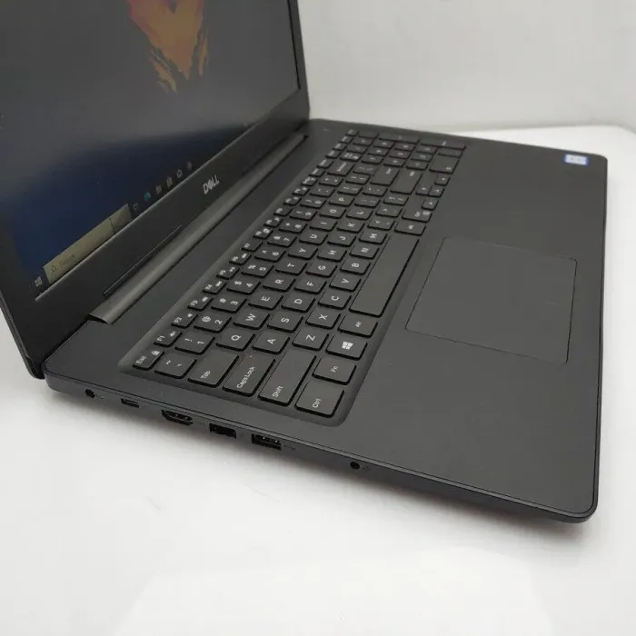 Ноутбук Dell Latitude 3590 / 15.6" TN / Core i5-8250U (4(8) ядра по 1.6-3.4GHz) / 8GB DDR4 / 256GB SSD / UHD Graphics 620 / WebCam / Win 10 Pro б/в - зображення 4