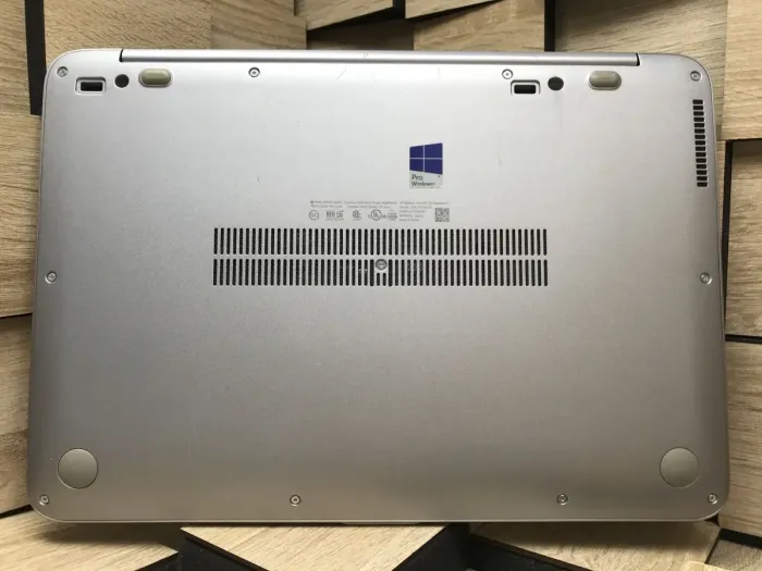 Ноутбук Б-клас HP EliteBook Folio 1040 G3 / 14" (2560x1440) IPS / Intel Core i5-6300U (2 (4) ядра по 2.4 - 3.0 GHz) / 16 GB DDR4 / 256 GB SSD / Intel HD Graphics 520 / WebCam / Windows 10 б/в - зображення 10