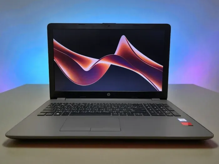 Ноутбук HP 250 G6 / 15.6" (1366х768) TN / Intel Core i3-7020U (2 (4) ядра по 2.3 GHz) / 8 GB DDR4 / 120 GB SSD / AMD Radeon R5 M330, 2 GB DDR3, 64-bit / WebCam б/в - изображение 2