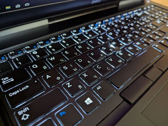 Мобільна робоча станція Б-клас Dell Precision 7720 / 17.3" (1920x1080) IPS / Intel Core i7-7820HQ (4 (8) ядра по 2.9 - 3.9 GHz) / 32 GB DDR4 / 512 GB SSD / nVidia Quadro P3000, 6 GB GDDR5, 192-bit / WebCam / Windows 10 б/в - зображення 8