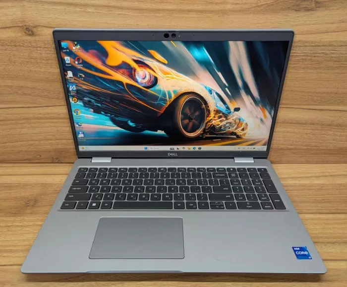 Ультрабук Dell Latitude 5530 / 15.6" (1920x1080) IPS / Intel Core i7-1265U (10 (12) ядер по 3.6 - 4.8 GHz) / 16 GB DDR4 / 512 GB SSD / Intel Iris Xe Graphics eligible / WebCam / HDMI / Windows 11 б/в - зображення 2