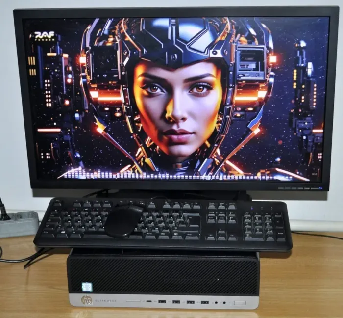 Комплект ПК: HP EliteDesk 800 G3 SFF / Intel Core i5-6500 (4 ядра по 3.2 - 3.6 GHz) / 16 GB DDR4 / 500 GB SSD / Intel HD Graphics 530 / DVD-ROM + Монітор Б-клас Acer B243HL / 24" (1920x1080) TN / VGA, DVI б/в - зображення 7