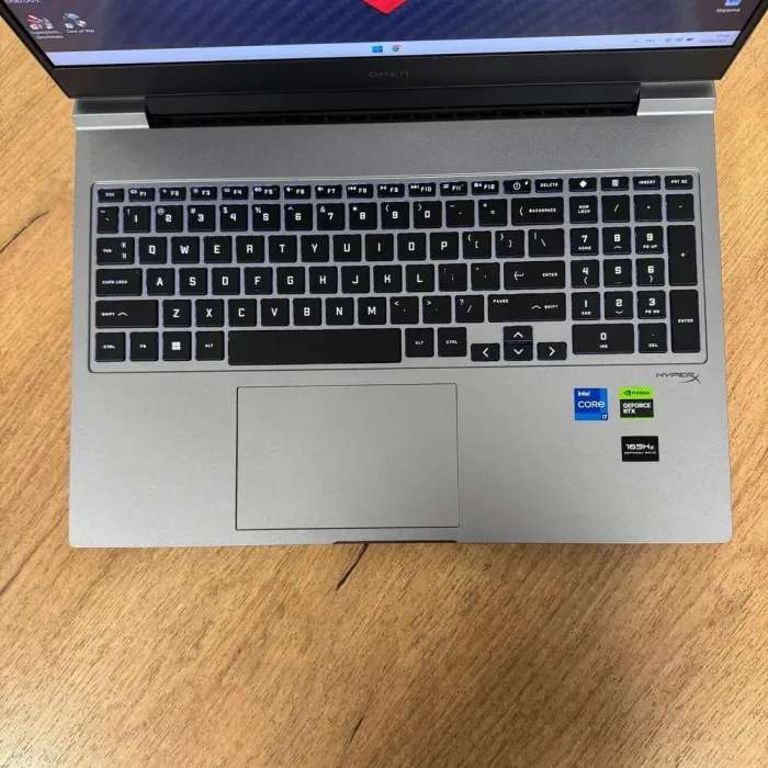 Ігровий ноутбук Б-клас HP Omen 16-ae0001nr / 16.1" (1920x1080) IPS / Intel Core i7-14700HX (20 (28) ядер по 1.5 - 5.5 GHz) / 32 GB DDR5 / 1000 GB SSD / nVidia GeForce RTX 4070, 8 GB GDDR6, 128-bit / WebCam б/в - зображення 7