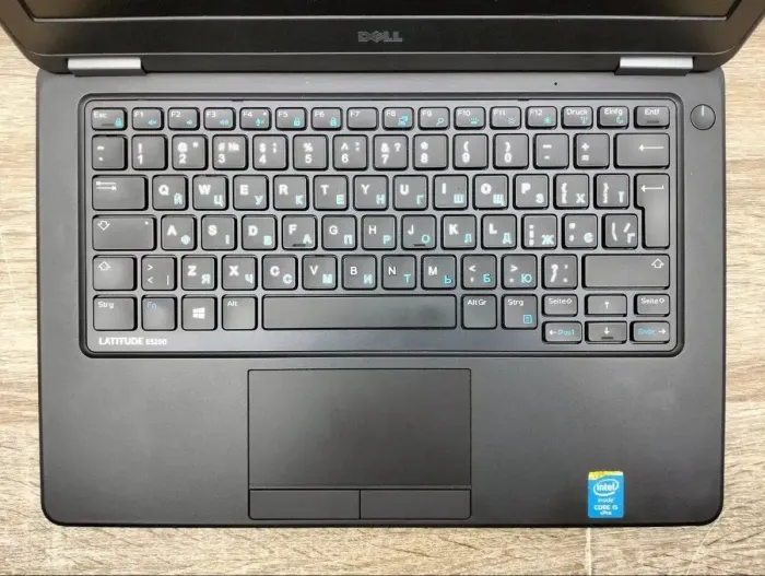 Нетбук Б-клас Dell Latitude E5250 / 12.5" (1366x768) TN / Intel Core i5-5300U (2 (4) ядра по 2.3 - 2.9 GHz) / 8 GB DDR3 / 120 GB SSD / Intel HD Graphics 5500 / WebCam / HDMI б/в - зображення 4